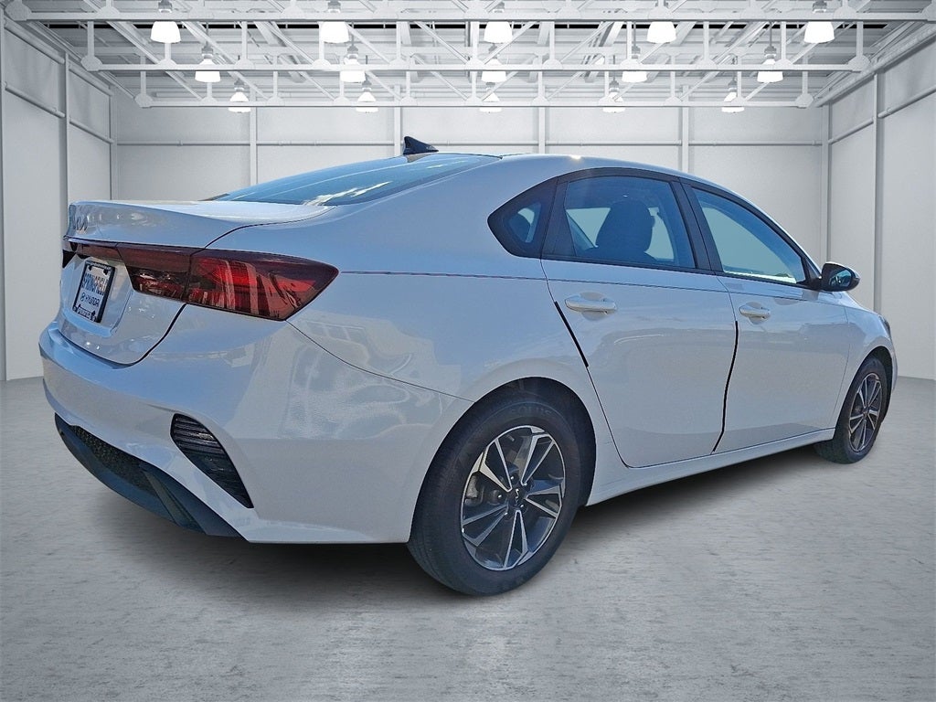 2023 Kia Forte LXS FWD