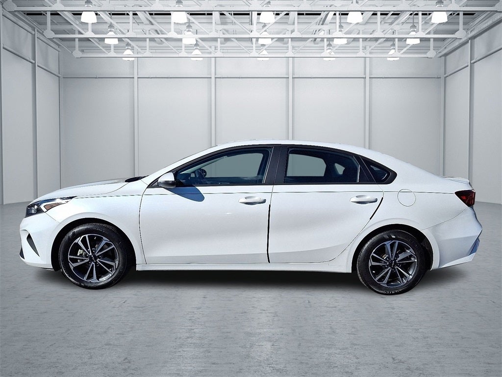 2023 Kia Forte LXS FWD