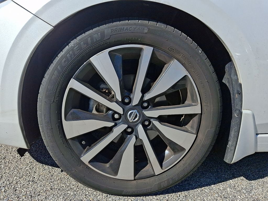 2023 Nissan Sentra SV FWD