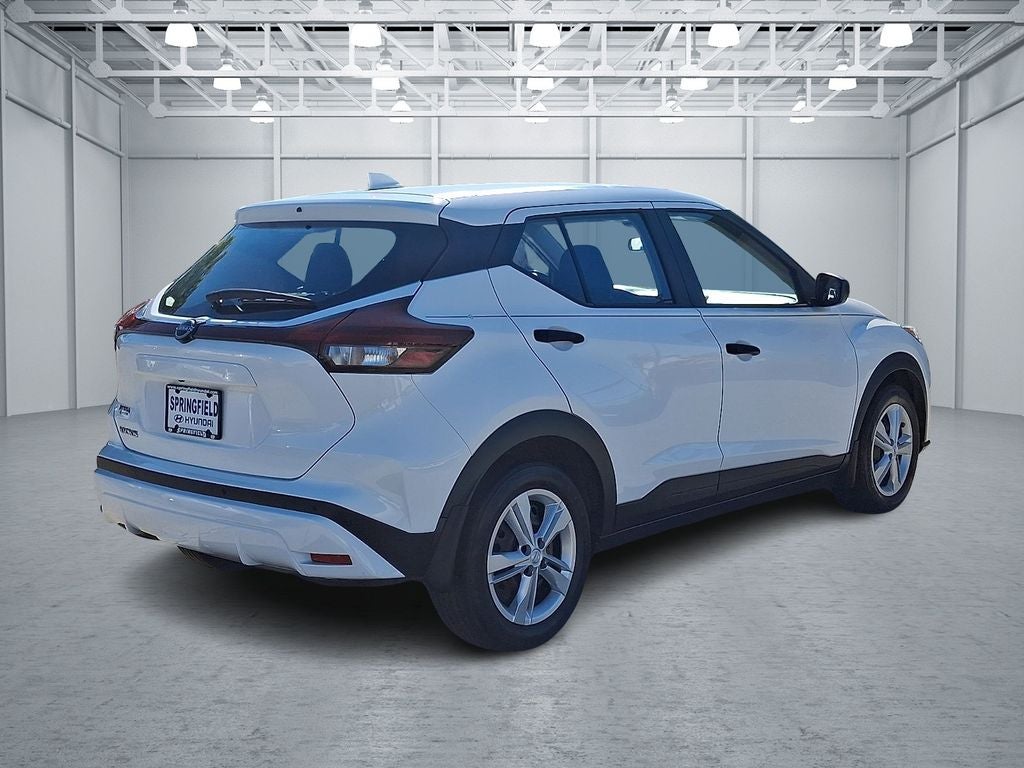 2023 Nissan Kicks S FWD