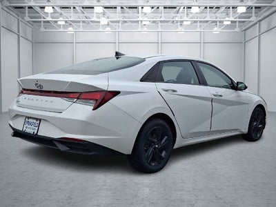 2023 Hyundai ELANTRA SEL FWD