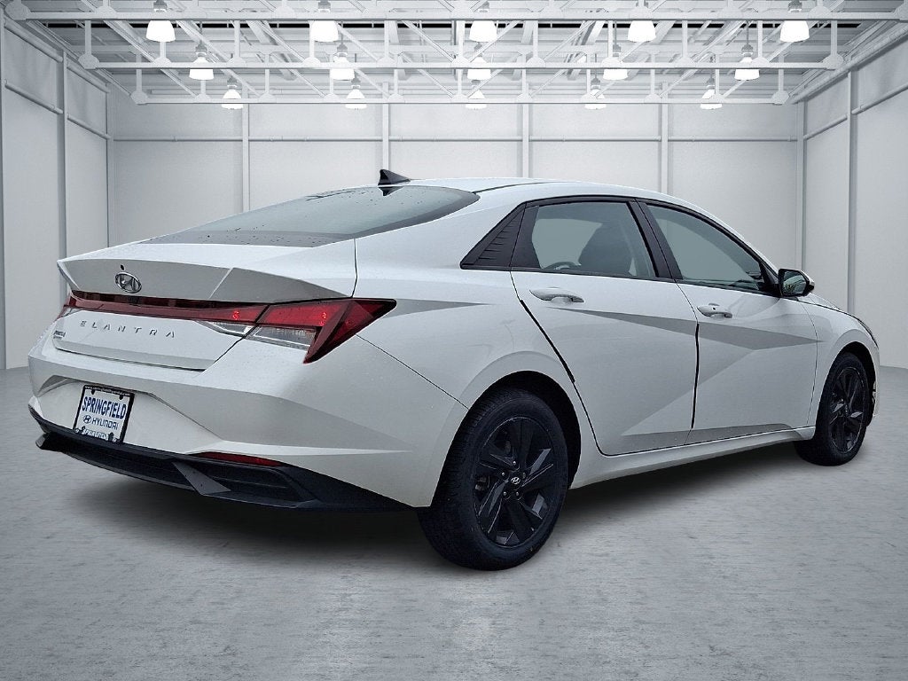 2023 Hyundai ELANTRA SEL FWD