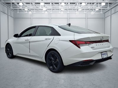 2023 Hyundai ELANTRA SEL FWD
