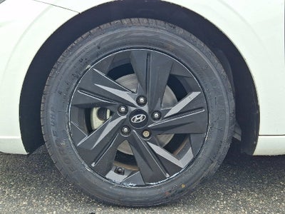 2023 Hyundai ELANTRA SEL FWD