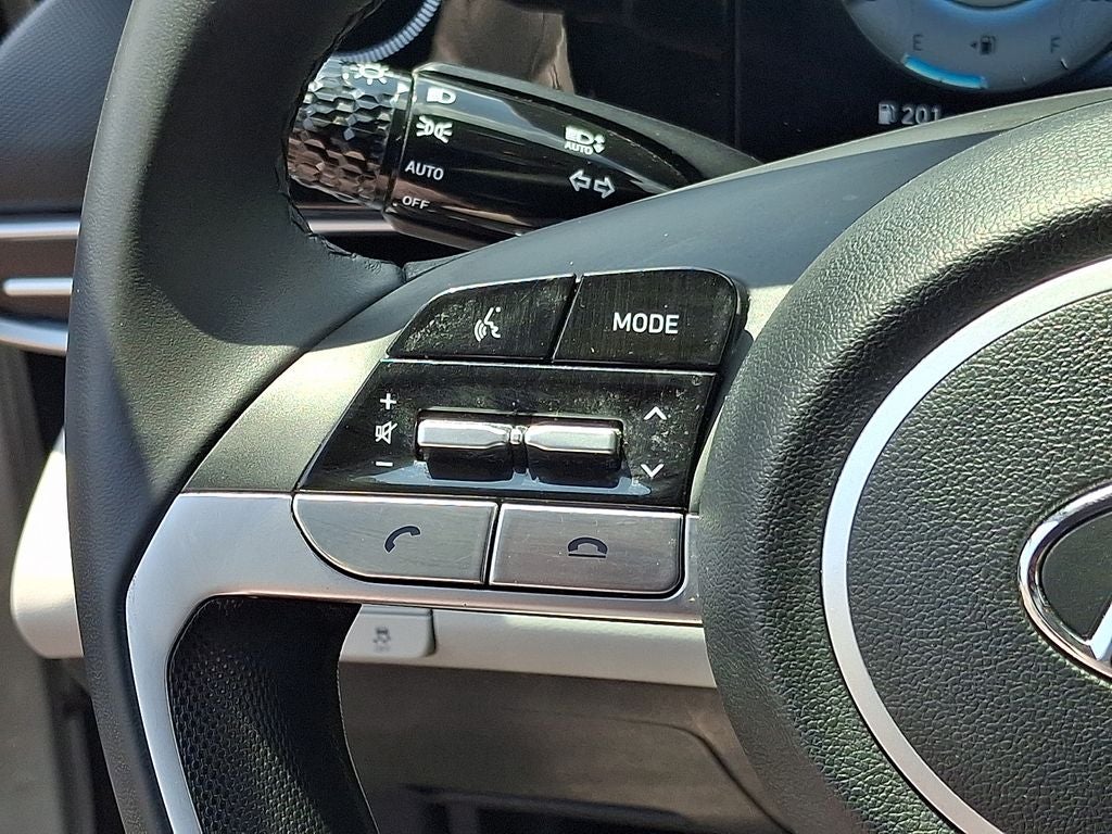 2022 Hyundai ELANTRA Limited FWD
