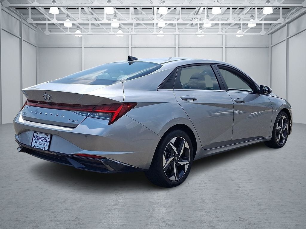 2022 Hyundai ELANTRA Limited FWD