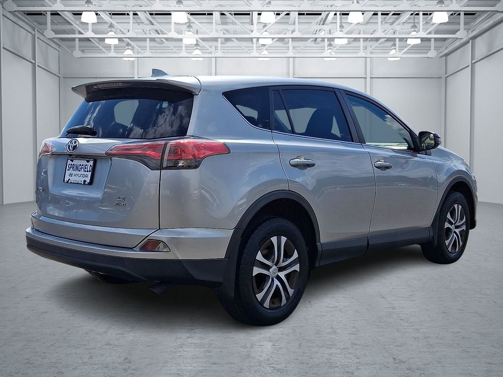 2018 Toyota RAV4 LE AWD
