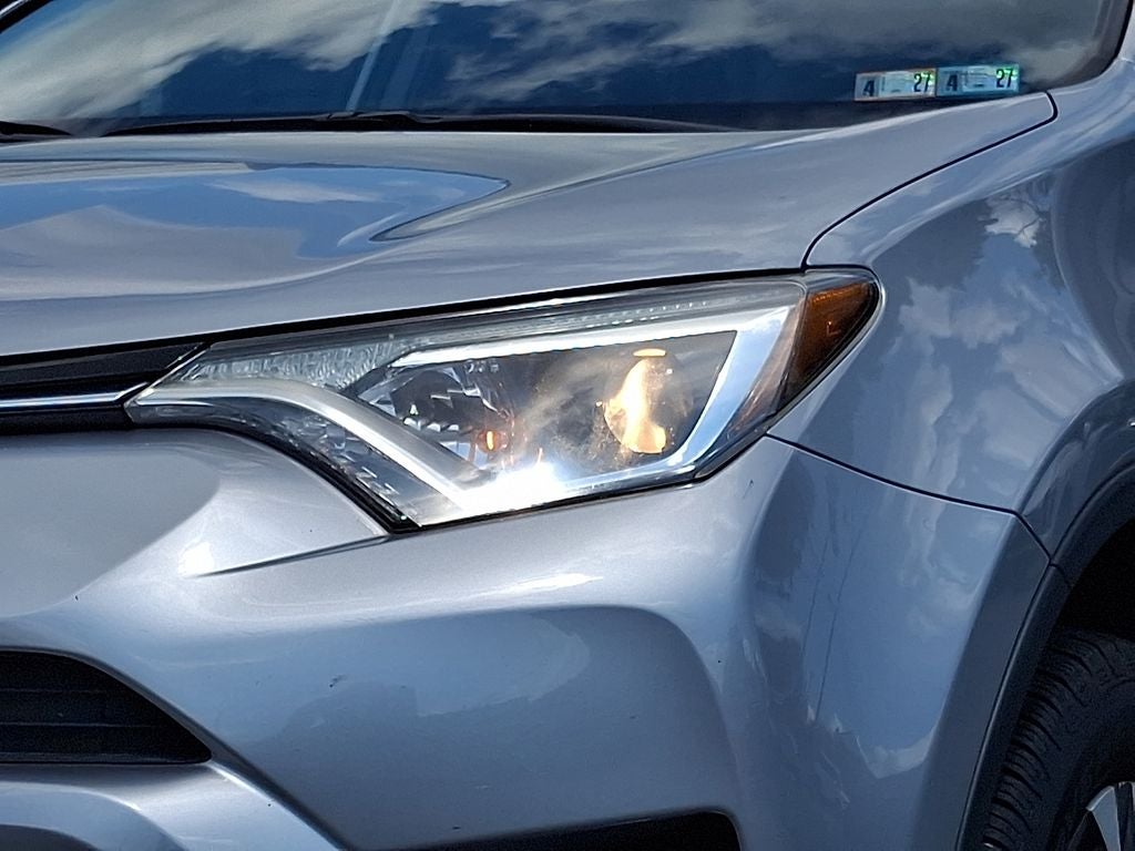 2018 Toyota RAV4 LE AWD