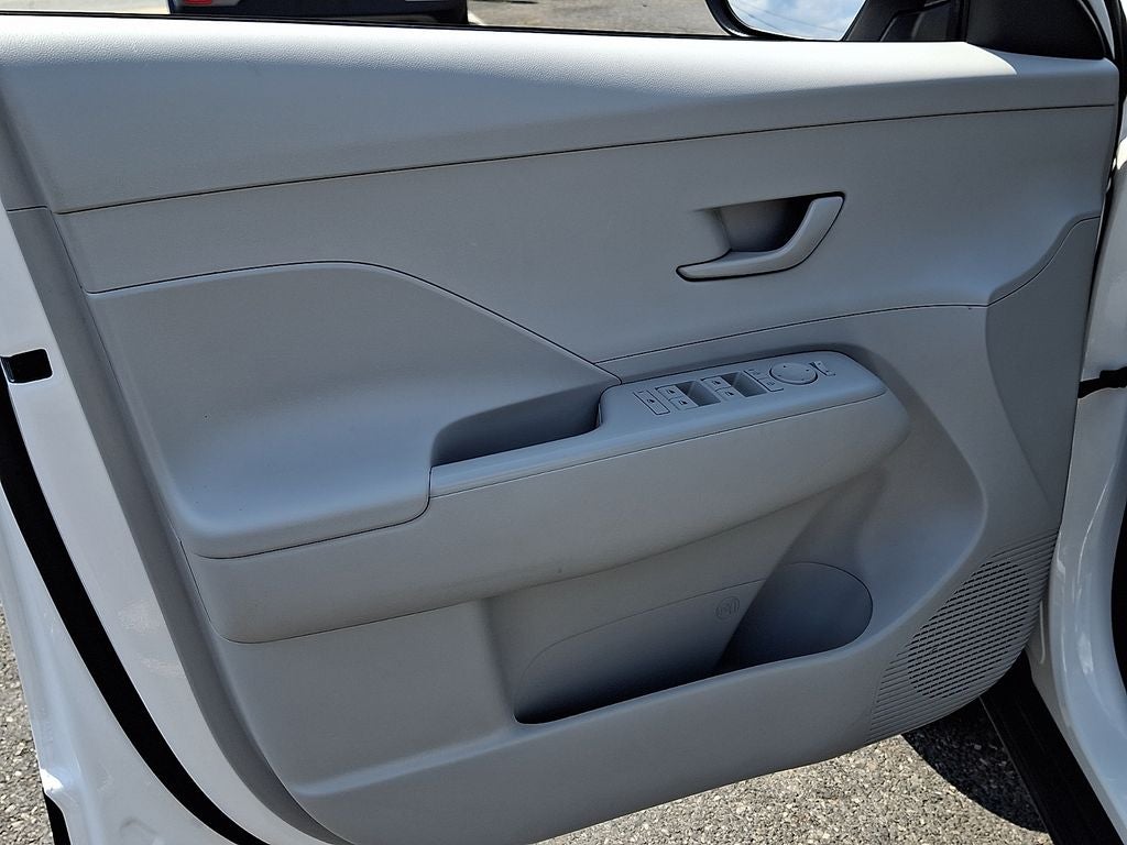 2025 Hyundai KONA SEL FWD