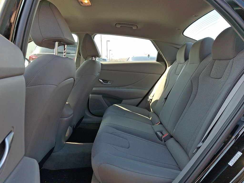 2023 Hyundai ELANTRA SE FWD