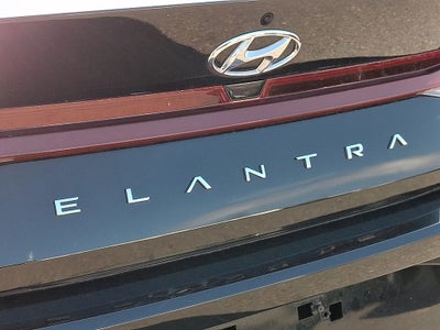 2023 Hyundai ELANTRA SE FWD