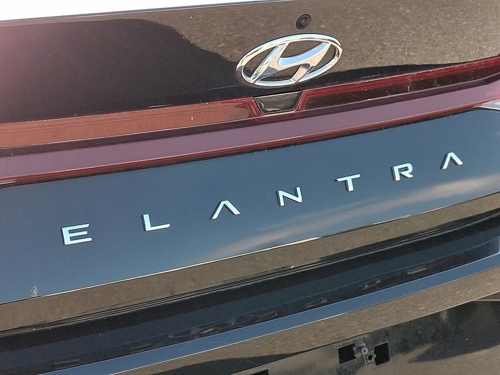 2023 Hyundai ELANTRA SE FWD