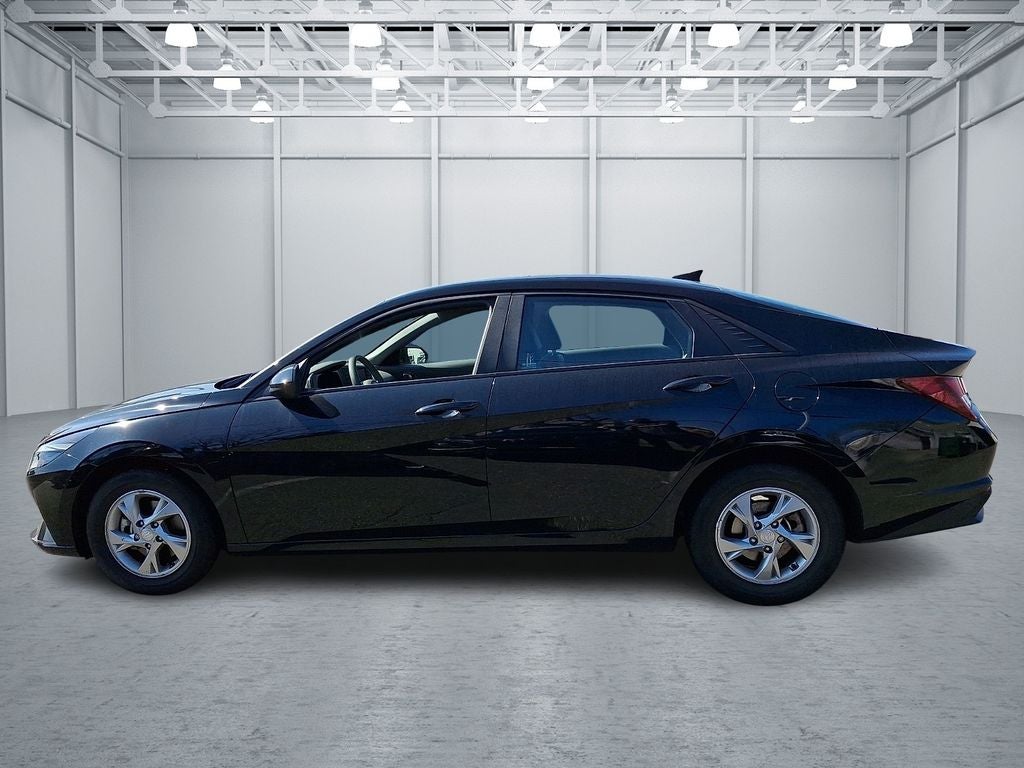 2023 Hyundai ELANTRA SE FWD