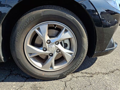 2023 Hyundai ELANTRA SE FWD