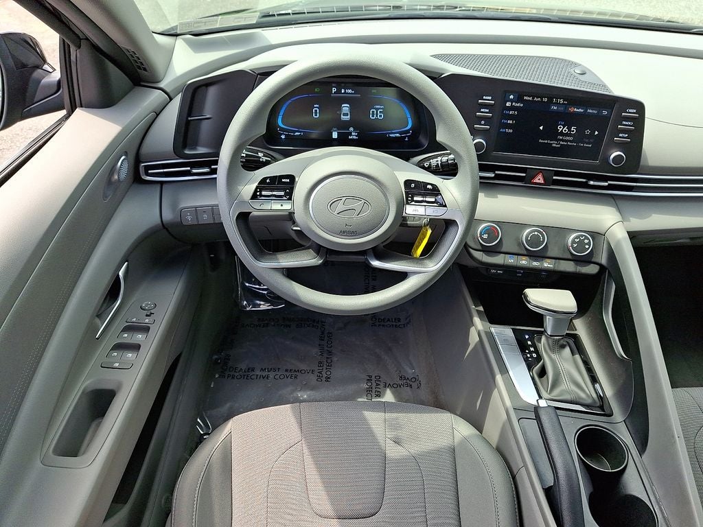 2025 Hyundai ELANTRA SE FWD