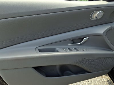 2025 Hyundai ELANTRA SE FWD