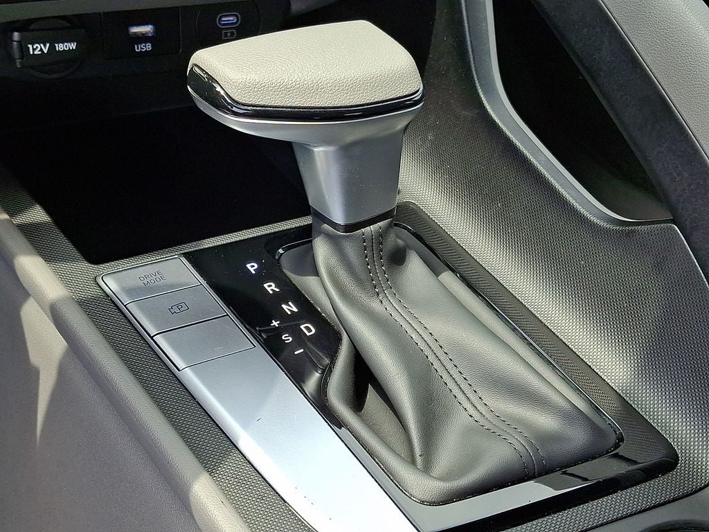 2025 Hyundai ELANTRA SE FWD
