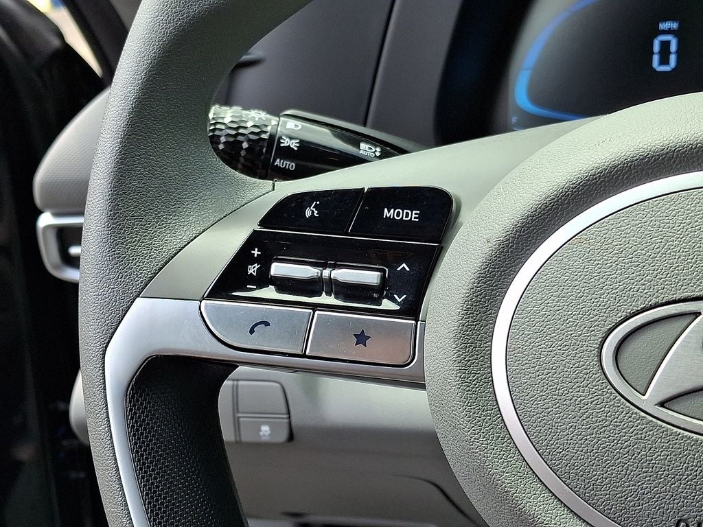 2025 Hyundai ELANTRA SE FWD