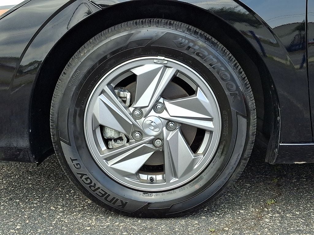 2025 Hyundai ELANTRA SE FWD