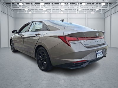 2023 Hyundai ELANTRA SEL FWD
