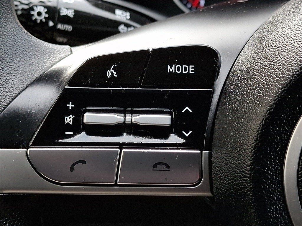 2023 Hyundai ELANTRA SEL FWD