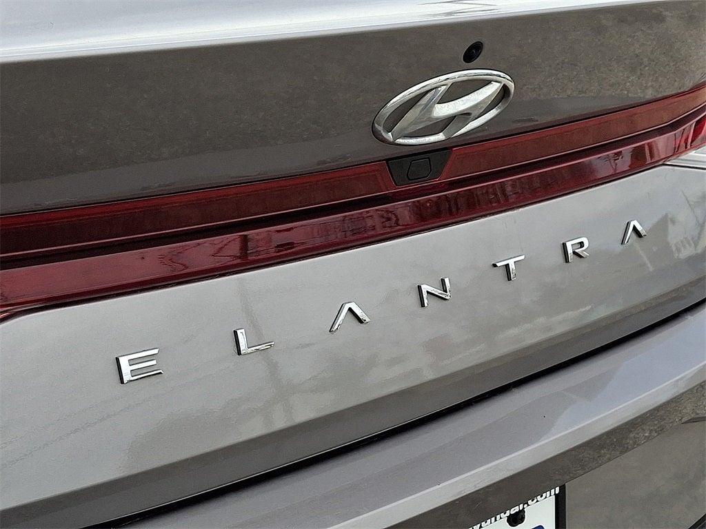 2023 Hyundai ELANTRA SEL FWD