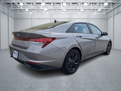 2023 Hyundai ELANTRA SEL FWD