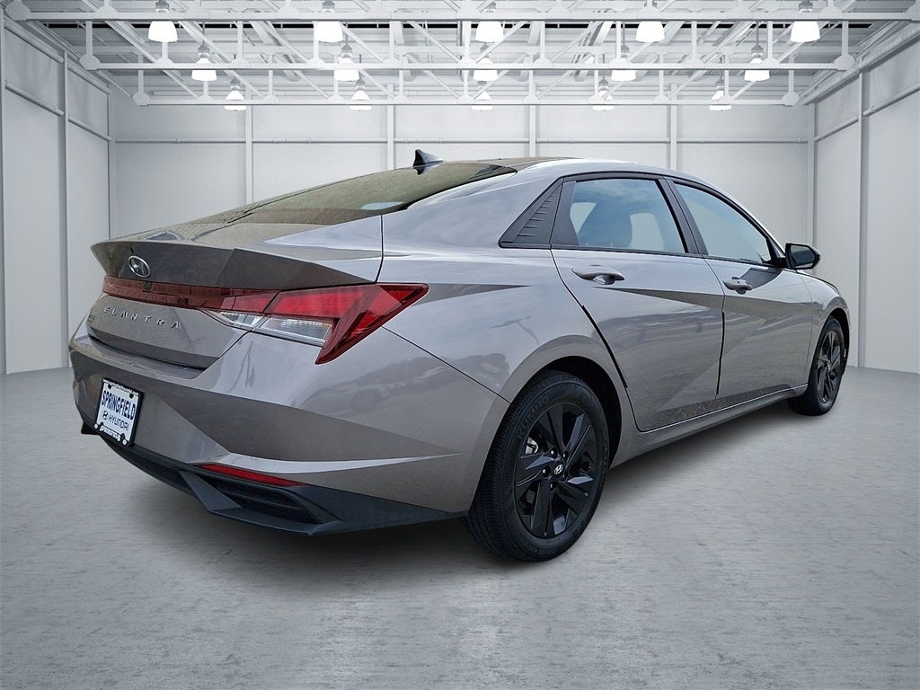 2023 Hyundai ELANTRA SEL FWD