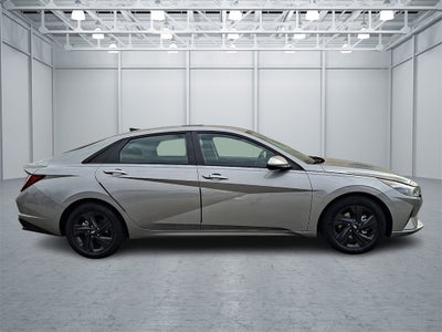 2023 Hyundai ELANTRA SEL FWD