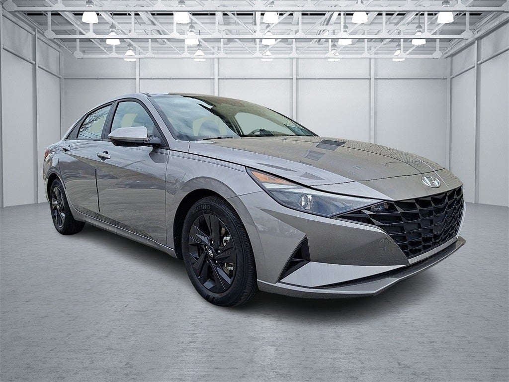 2023 Hyundai ELANTRA SEL FWD