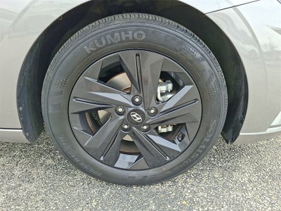 2023 Hyundai ELANTRA SEL FWD
