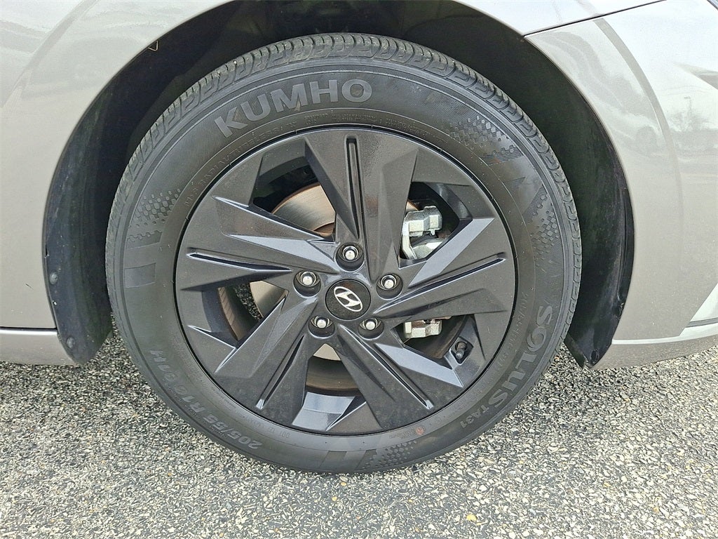 2023 Hyundai ELANTRA SEL FWD