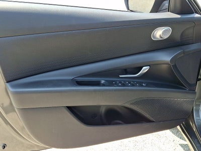 2024 Hyundai ELANTRA SEL FWD