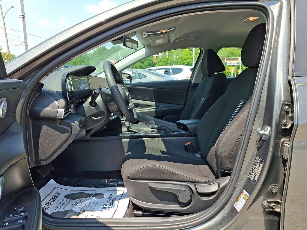 2024 Hyundai ELANTRA SEL FWD