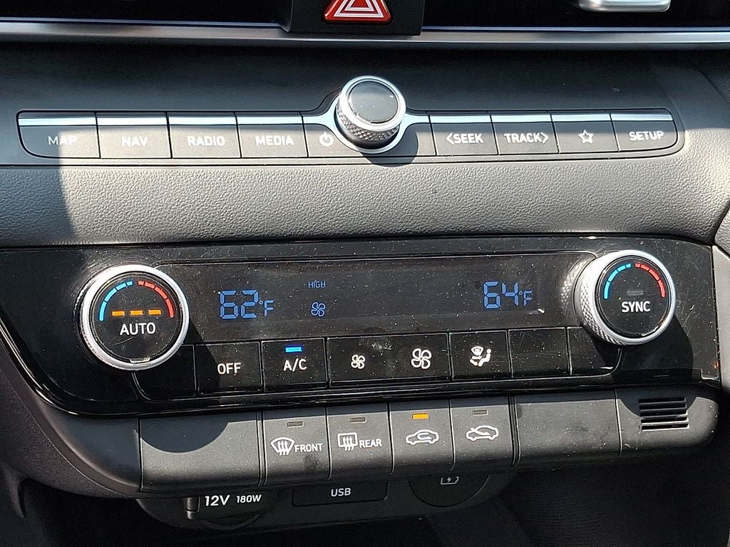 2024 Hyundai ELANTRA SEL FWD