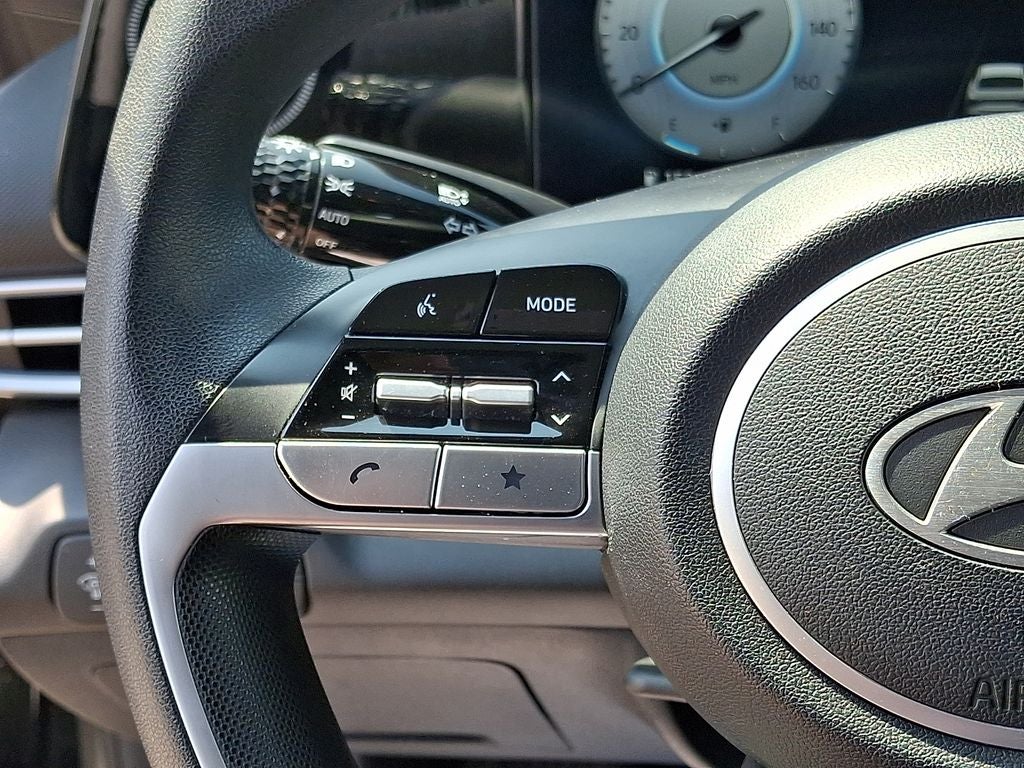 2024 Hyundai ELANTRA SEL FWD