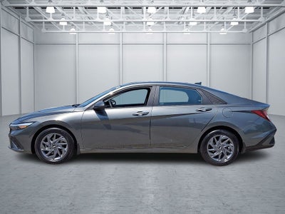 2024 Hyundai ELANTRA SEL FWD