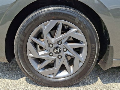 2024 Hyundai ELANTRA SEL FWD