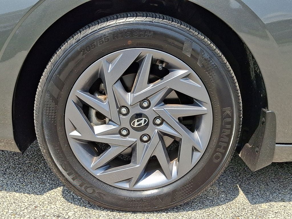 2024 Hyundai ELANTRA SEL FWD