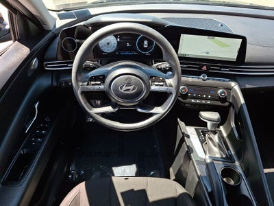 2024 Hyundai ELANTRA SEL FWD