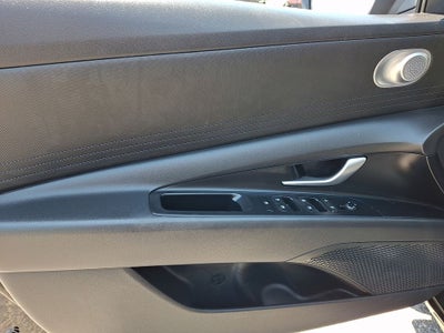 2024 Hyundai ELANTRA SEL FWD