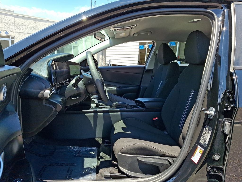 2024 Hyundai ELANTRA SEL FWD