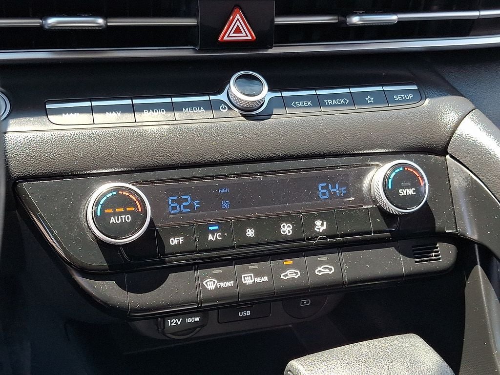 2024 Hyundai ELANTRA SEL FWD