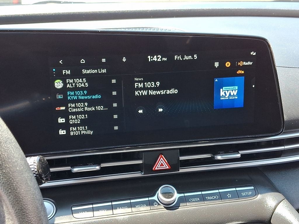 2024 Hyundai ELANTRA SEL FWD