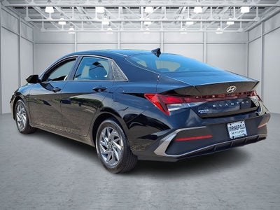 2024 Hyundai ELANTRA SEL FWD