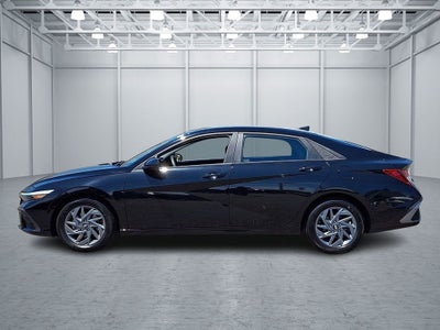 2024 Hyundai ELANTRA SEL FWD