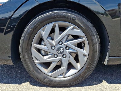 2024 Hyundai ELANTRA SEL FWD