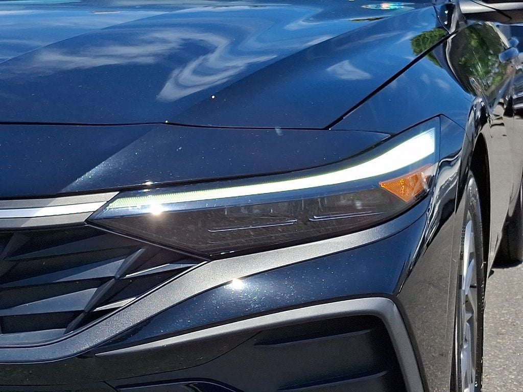 2024 Hyundai ELANTRA SEL FWD