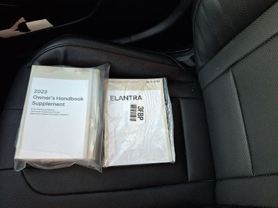 2023 Hyundai ELANTRA Limited FWD