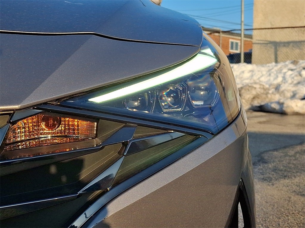 2023 Hyundai ELANTRA Limited FWD